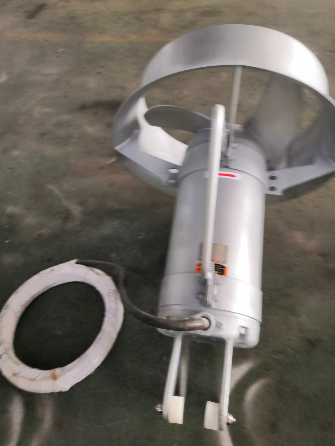 完整的一套潛水攪拌機包含哪些附件